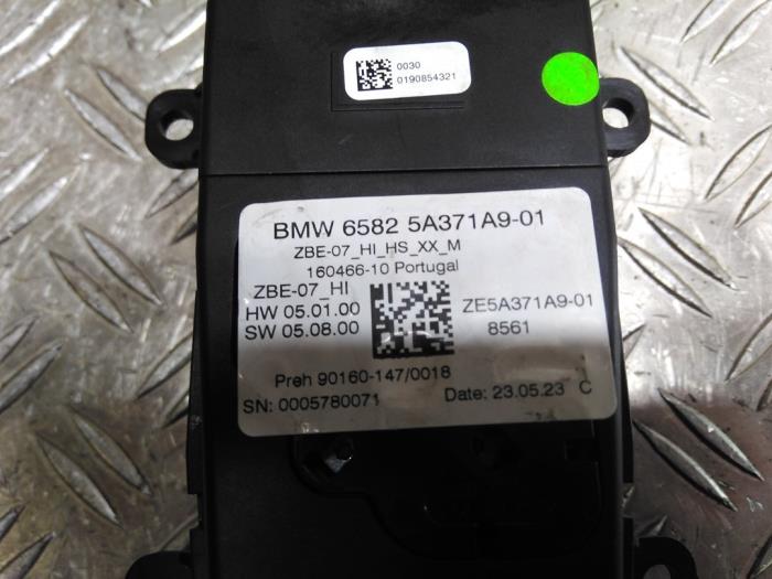 Unidad de control multimedia de un BMW 1 serie (F40) 116i 1.5 TwinPower 12V 2023