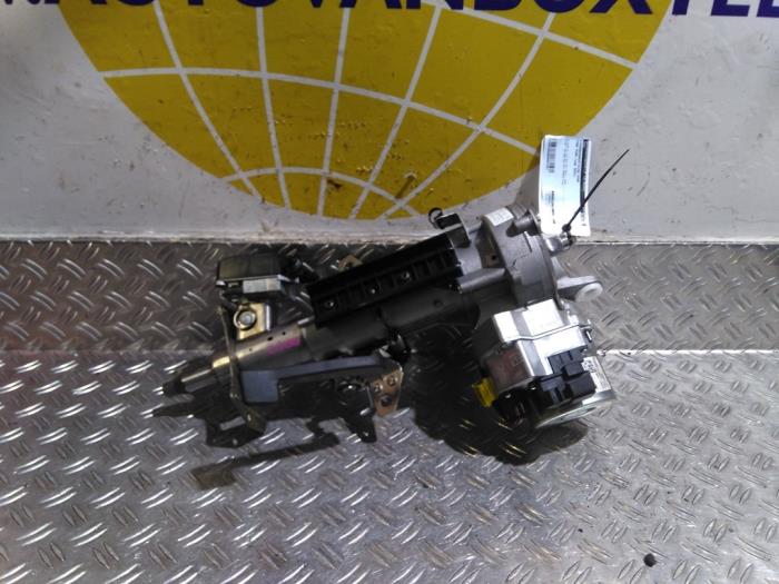 Power steering pump from a Ford Puma 1.0 Ti-VCT EcoBoost mHEV 12V 2022