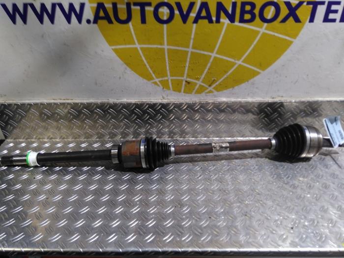 Begagnade Drivaxel, höger fram Renault Master III (EV/HV/UV/VA/VB/VD/VF/VG/VJ) 2.3 dCi 145 16V FWD Pris på förfrågan erbjuds av Autodemontagebedrijf van Boxtel