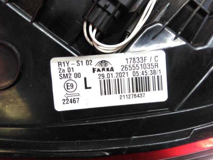 Taillight, left from a Renault Clio V (RJAB) 0.9 Energy TCE 12V 2021