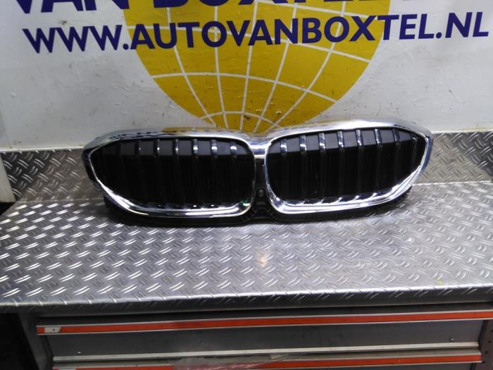 Używane Grill BMW 3 serie (G20) 320d xDrive 2.0 TwinPower Turbo 16V Cena € 508,20 Z VAT oferowane przez Autodemontagebedrijf van Boxtel