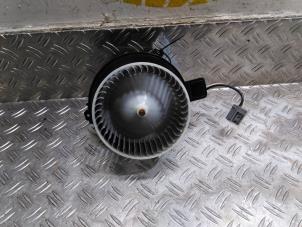 Usagé Moteur de ventilation chauffage Opel Astra K 1.2 Turbo 12V Prix € 63,53 Prix TTC proposé par Autodemontagebedrijf van Boxtel