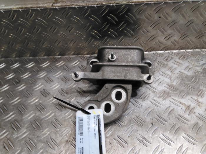 Used Engine mount Ford Fiesta 7 1.1 Ti-VCT 12V 85 Price € 20,33 Inclusive VAT offered by Autodemontagebedrijf van Boxtel