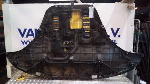 Used Engine protection panel Kia Sorento IV (MQ4) Price € 127,05 Inclusive VAT offered by Autodemontagebedrijf van Boxtel