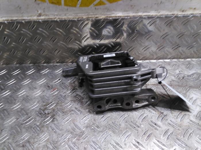 Used Engine mount Mini Mini (F56) Cooper SE,Electric Price € 50,82 Inclusive VAT offered by Autodemontagebedrijf van Boxtel