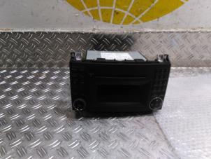Usagé Radio/Lecteur CD Mercedes Sprinter 3,5t (906.63) 313 CDI 16V Prix € 127,05 Prix TTC proposé par Autodemontagebedrijf van Boxtel