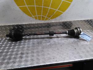 Used Front drive shaft, right Volkswagen Touran (5T1) 1.4 TSI Price € 222,34 Inclusive VAT offered by Autodemontagebedrijf van Boxtel