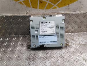 Używane Modul nawigacji Renault Kadjar (RFEH) 1.2 Energy TCE 130 Cena € 254,10 Z VAT oferowane przez Autodemontagebedrijf van Boxtel