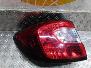 Used Taillight, left Renault Captur (2R) 0.9 Energy TCE 12V Price € 38,12 Inclusive VAT offered by Autodemontagebedrijf van Boxtel