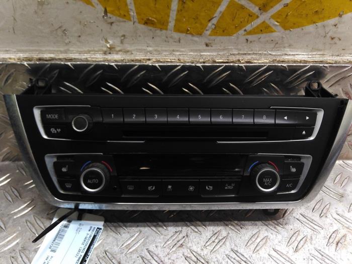 Używane Panel obslugi radia BMW 3 serie (F30) 320d 2.0 16V Cena € 101,64 Z VAT oferowane przez Autodemontagebedrijf van Boxtel