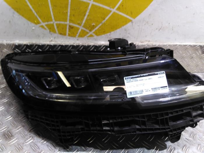 Używane Reflektor prawy Landrover Range Rover V (LK) 3.0 V6 P510e Cena € 914,76 Z VAT oferowane przez Autodemontagebedrijf van Boxtel