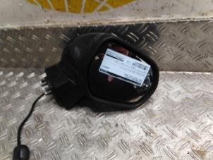 Used Wing mirror, right Ford Fiesta 7 1.0 EcoBoost 12V Price € 88,94 Inclusive VAT offered by Autodemontagebedrijf van Boxtel