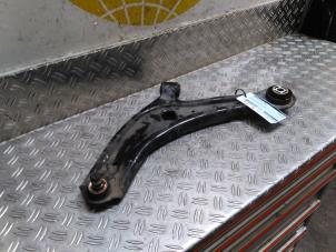 Usagé Bras de suspension avant gauche Ford Fiesta 7 1.1 Ti-VCT 12V 85 Prix € 63,53 Prix TTC proposé par Autodemontagebedrijf van Boxtel