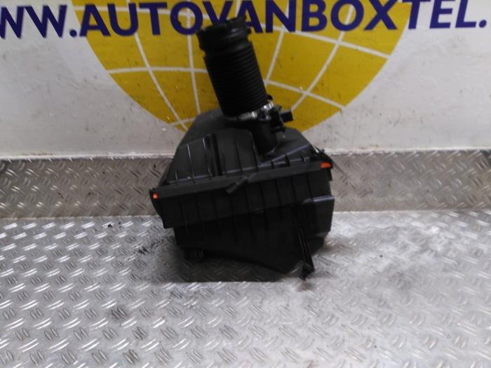 Begagnade Luftfilterhus Landrover Range Rover V (LK) 3.0 V6 P510e Pris € 101,64 Inklusive moms erbjuds av Autodemontagebedrijf van Boxtel