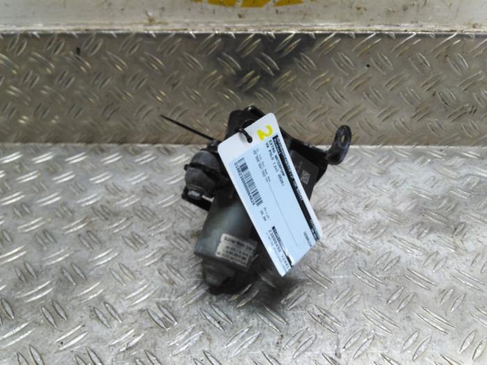 Begagnade Extra vattenpump Volkswagen Polo VI (AW1) 1.0 TSI 12V Pris € 25,41 Inklusive moms erbjuds av Autodemontagebedrijf van Boxtel