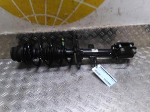 Used Front shock absorber rod, left Dacia Jogger Price € 105,00 Margin scheme offered by Autodemontagebedrijf van Boxtel