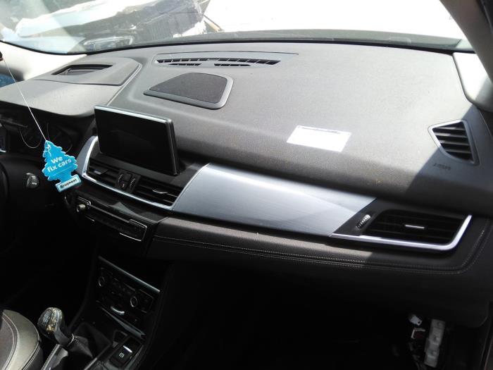 Begagnade Airbagset BMW 2 serie Gran Tourer (F46) 218d 2.0 TwinPower Turbo 16V Pris € 840,00 Marginaltabell erbjuds av Autodemontagebedrijf van Boxtel