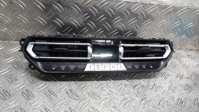 Begagnade Klimatpanel BMW 1 serie (F40) 118i 1.5 TwinPower 12V Pris € 210,00 Marginaltabell erbjuds av Autodemontagebedrijf van Boxtel