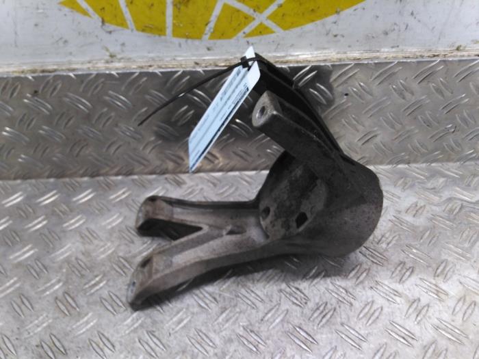 Used Engine mount Volkswagen Transporter T6 2.0 TDI Price € 21,00 Margin scheme offered by Autodemontagebedrijf van Boxtel