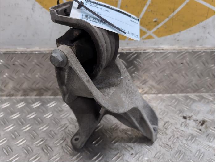 Used Engine mount Volkswagen Transporter T6 2.0 TDI Price € 16,80 Margin scheme offered by Autodemontagebedrijf van Boxtel