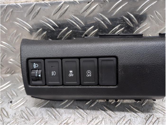 Używane Przelacznik Suzuki Vitara (LY/MY) 1.0 Booster Jet Turbo 12V Cena € 21,00 Procedura marży oferowane przez Autodemontagebedrijf van Boxtel