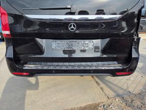 Usagé Pare-chocs arrière Mercedes V (447.8) 2.0 300 d 16V Prix € 1.143,45 Prix TTC proposé par Autodemontagebedrijf van Boxtel