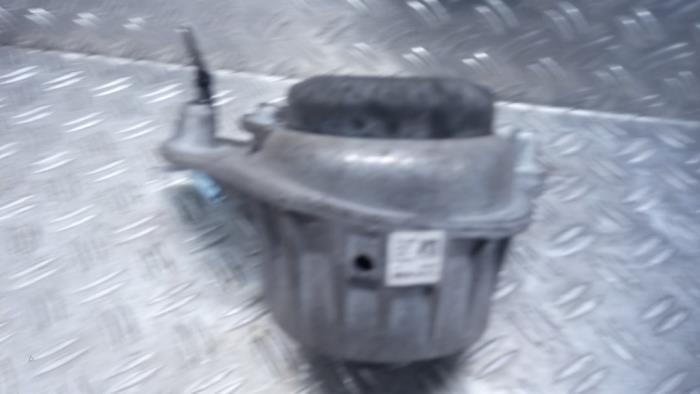 Used Engine mount Mercedes C Estate (S206) C-200 1.5 EQ Boost Price € 42,00 Margin scheme offered by Autodemontagebedrijf van Boxtel