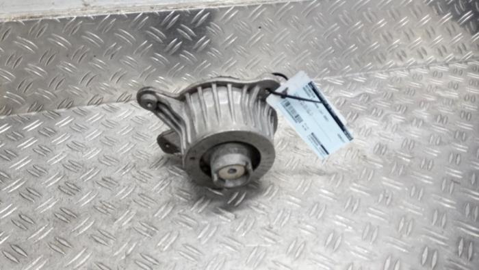 Used Engine mount Mercedes C Estate (S206) C-200 1.5 EQ Boost Price € 33,60 Margin scheme offered by Autodemontagebedrijf van Boxtel