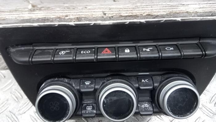 Używane Panel climatronic Dacia Duster (SR) 1.3 TCE 130 16V Cena € 42,00 Procedura marży oferowane przez Autodemontagebedrijf van Boxtel