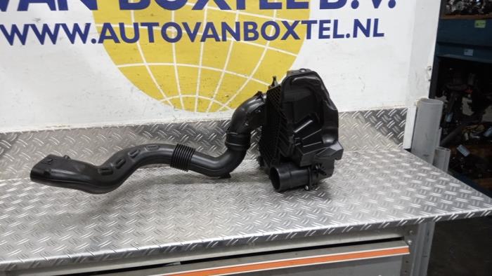 Begagnade Luftfilterhus Dacia Duster (SR) 1.3 TCE 130 16V Pris € 42,00 Marginaltabell erbjuds av Autodemontagebedrijf van Boxtel