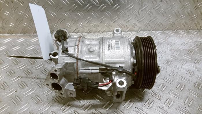 Usagé Pompe clim Renault Clio IV (5R) 1.6 Turbo 16V RS 220 EDC Trophy Prix € 52,50 Règlement à la marge proposé par Autodemontagebedrijf van Boxtel