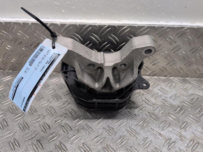 Usagé Support moteur Peugeot 208 II (UB/UH/UP) 1.2 Vti 12V PureTech 100 Prix € 37,80 Règlement à la marge proposé par Autodemontagebedrijf van Boxtel