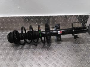 Begagnade Stötdämparstång, vänster fram Dacia Jogger 1.0 TCe 100 Bi-Fuel , ECO-G 12V Pris € 105,00 Marginaltabell erbjuds av Autodemontagebedrijf van Boxtel