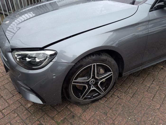 Begagnade Front (komplett) Mercedes E Estate (S213) E-300 e 2.0 Turbo 16V Pris € 8.400,00 Marginaltabell erbjuds av Autodemontagebedrijf van Boxtel
