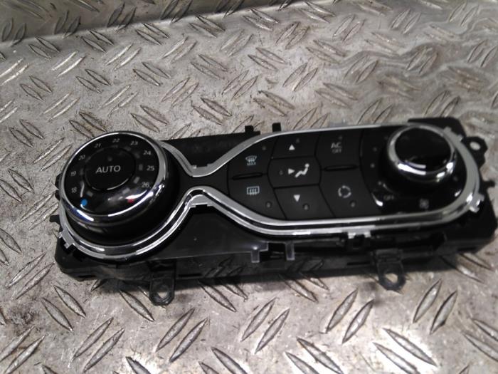 Usagé Panneau de commande clim Renault Clio IV Estate/Grandtour (7R) 1.5 Energy dCi 90 FAP Prix € 33,60 Règlement à la marge proposé par Autodemontagebedrijf van Boxtel