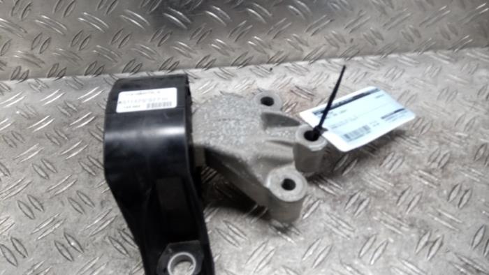 Used Engine mount Renault Zoé (AG) 53kW Price € 33,60 Margin scheme offered by Autodemontagebedrijf van Boxtel
