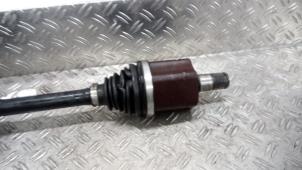 Begagnade Drivaxel, vänster fram Volkswagen Transporter T6 2.0 TDI 150 Pris € 105,00 Marginaltabell erbjuds av Autodemontagebedrijf van Boxtel