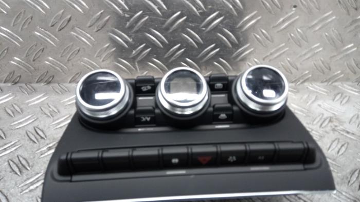 Używane Panel climatronic Renault Captur II (RJB) 1.6 E-Tech 160 Cena € 52,50 Procedura marży oferowane przez Autodemontagebedrijf van Boxtel