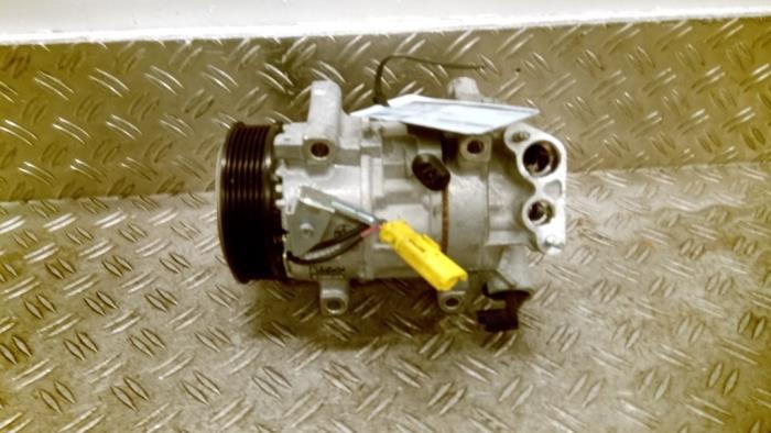 Gebrauchte Klimapumpe Peugeot 208 II (UB/UH/UP) 1.5 BlueHDi 100 Preis € 105,00 Margenregelung angeboten von Autodemontagebedrijf van Boxtel