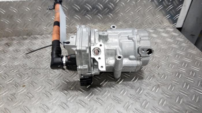 Usagé Pompe clim Renault Clio V (RJAB) 1.6 E-Tech 140 16V Prix € 262,50 Règlement à la marge proposé par Autodemontagebedrijf van Boxtel