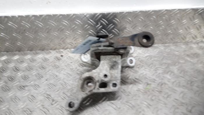 Used Engine mount Renault Trafic (1FL/2FL/3FL/4FL) 1.6 dCi 90 Price € 31,50 Margin scheme offered by Autodemontagebedrijf van Boxtel