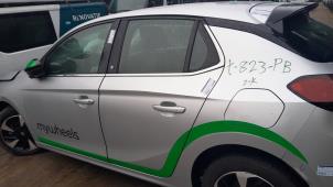 Używane Drzwi lewe tylne wersja 4-drzwiowa Opel Corsa F (UB/UH/UP) Electric, Corsa-e 50kWh Cena € 498,75 Procedura marży oferowane przez Autodemontagebedrijf van Boxtel