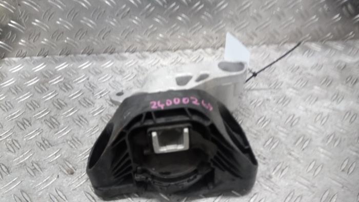 Usagé Support moteur Renault Clio V (RJAB) 1.6 E-Tech 140 16V Prix € 31,50 Règlement à la marge proposé par Autodemontagebedrijf van Boxtel