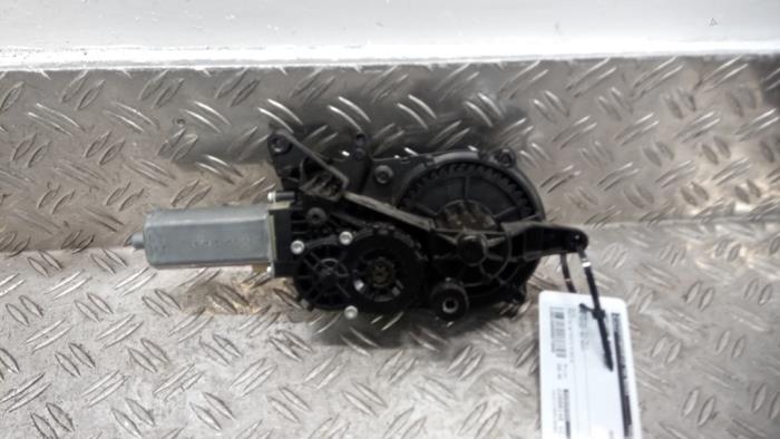 Używane Silnik dachu cabrio Mini Mini (F56) 1.5 12V One Cena € 236,25 Procedura marży oferowane przez Autodemontagebedrijf van Boxtel