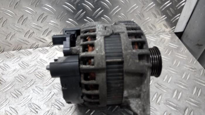 Gebrauchte Dynamo Mercedes Sprinter 3,5t (910.0/910.1/907.1/907.2) 314 CDI 2.1 D FWD Preis € 254,10 Mit Mehrwertsteuer angeboten von Autodemontagebedrijf van Boxtel