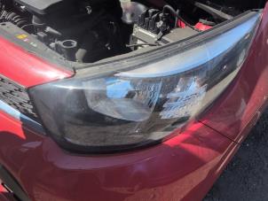 Begagnade Strålkastare, vänster Kia Picanto (JA) 1.0 12V Pris € 183,75 Marginaltabell erbjuds av Autodemontagebedrijf van Boxtel