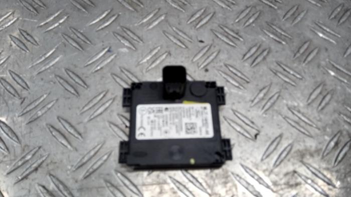 Begagnade Dödvinkelsensor Ford Transit Custom 2.0 EcoBlue 170 Pris € 105,00 Marginaltabell erbjuds av Autodemontagebedrijf van Boxtel