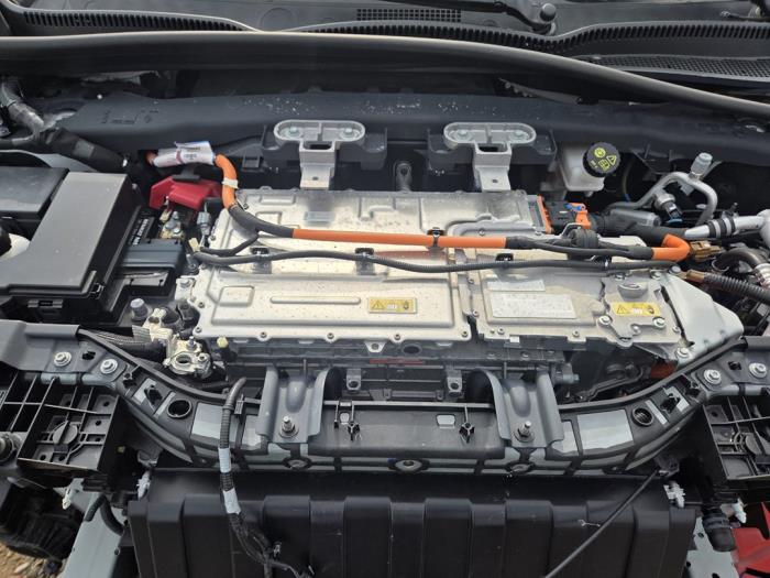 Używane Ladowarka pokladowa Renault Megane E-Tech (RCB) 60 kWh Cena € 945,00 Procedura marży oferowane przez Autodemontagebedrijf van Boxtel