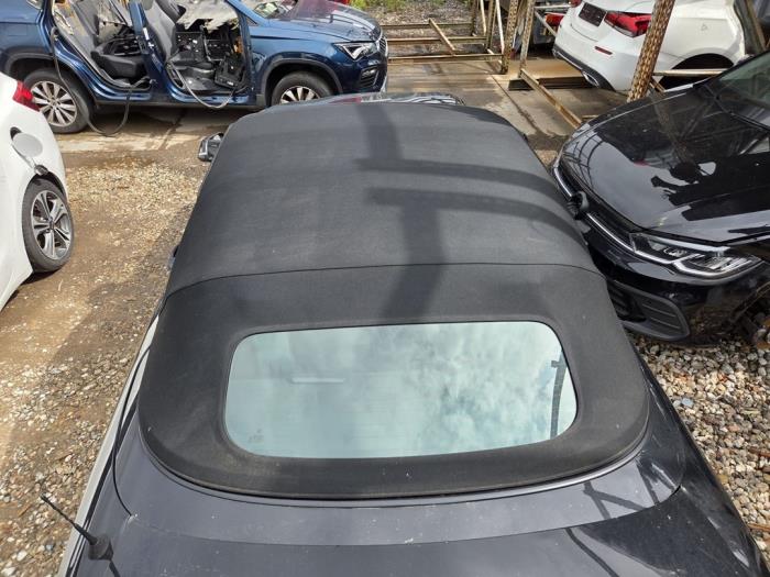 Używane Miekki dach cabrio BMW 2 serie (F23) 218d 2.0 16V Cena € 945,00 Procedura marży oferowane przez Autodemontagebedrijf van Boxtel