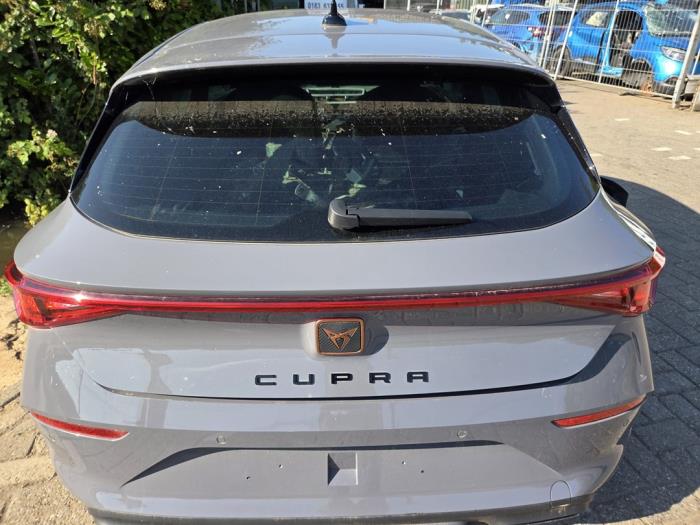 Begagnade Baklucka Cupra Leon (KLCB) 1.5 eTSI 16V Pris € 840,00 Marginaltabell erbjuds av Autodemontagebedrijf van Boxtel